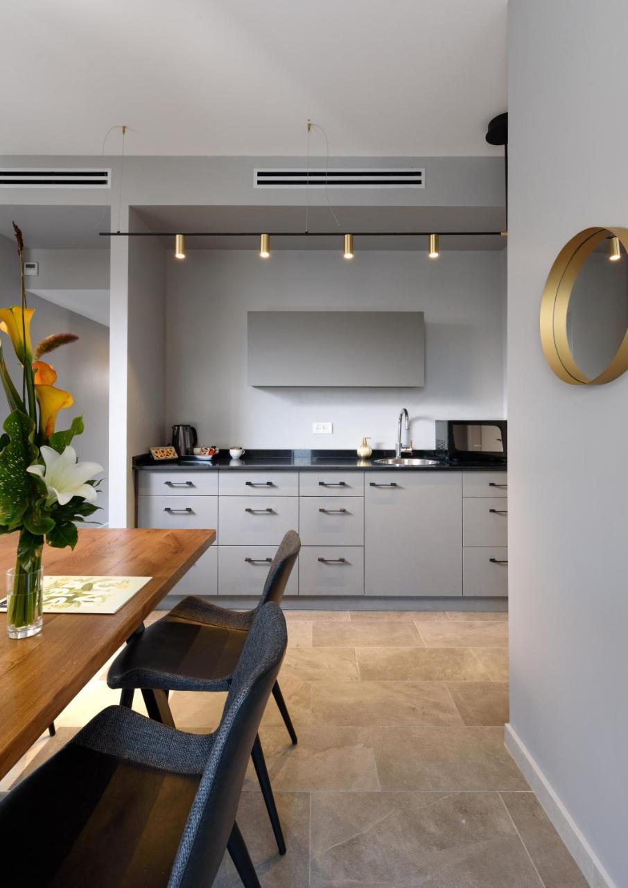 The Roof - By Sea Land Suites Tel Aviv Exteriör bild