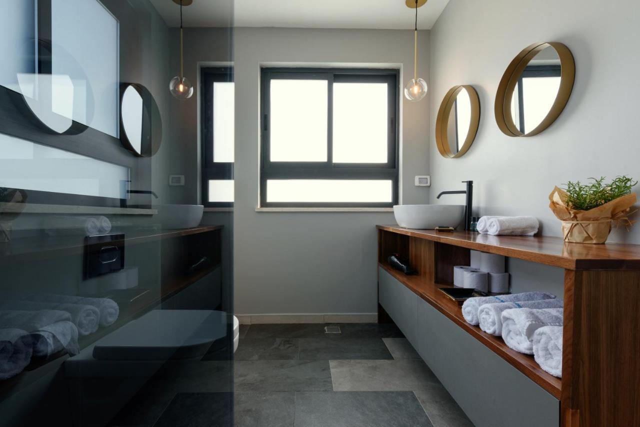The Roof - By Sea Land Suites Tel Aviv Exteriör bild